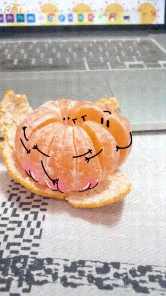 Hugging-Tangerines